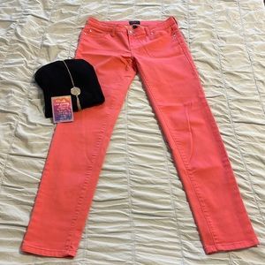 Celebrity Pink size 7/28 Skinny Jegging in color Calypso Coral
